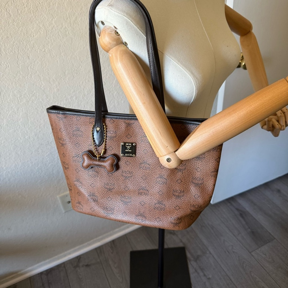 💎AUTHENTIC MCM SMALL CHOCO TOTE BAG EXCELLENT CONDITION 💎 - Picture 13 of 14